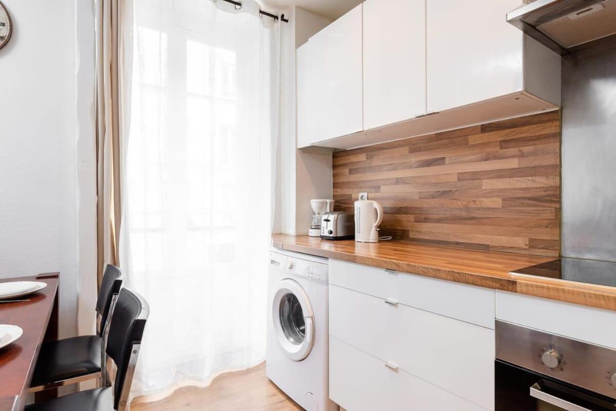 Avenue De Mars 2Br Lägenhet Paris Exteriör bild